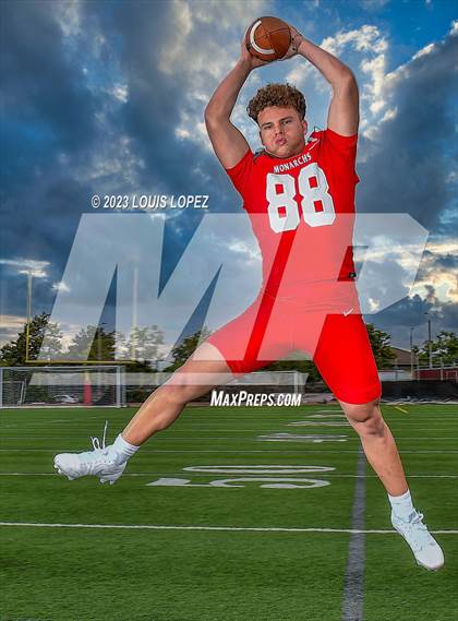 Thumbnail 3 in Mater Dei (Preseason Top 25 Photo Shoot) photogallery.