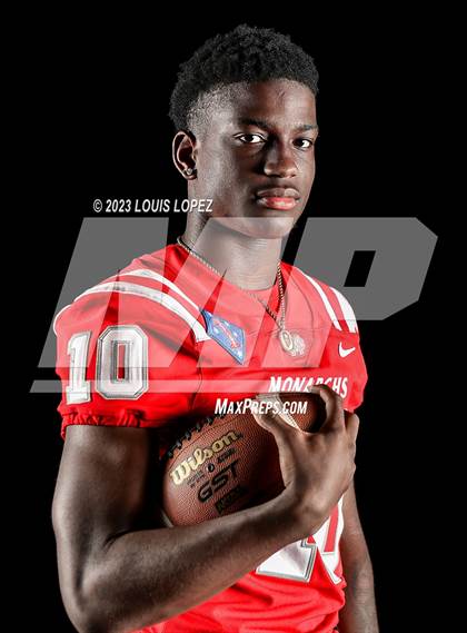 Thumbnail 2 in Mater Dei (Preseason Top 25 Photo Shoot) photogallery.