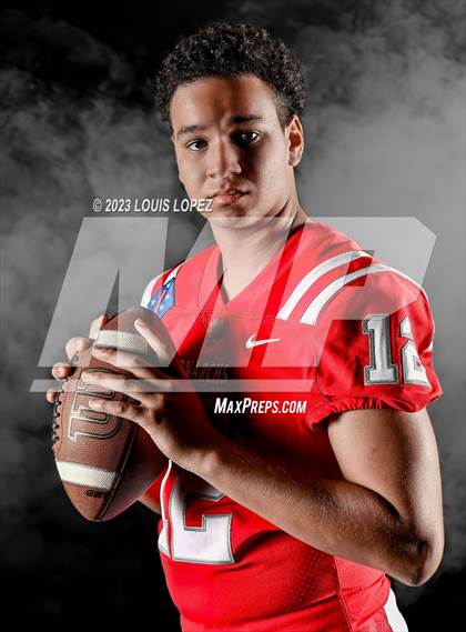 Thumbnail 3 in Mater Dei (Preseason Top 25 Photo Shoot) photogallery.