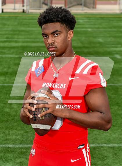Thumbnail 1 in Mater Dei (Preseason Top 25 Photo Shoot) photogallery.