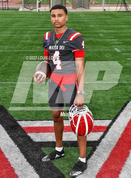 Thumbnail 2 in Mater Dei (Preseason Top 25 Photo Shoot) photogallery.