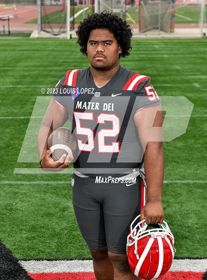 Thumbnail 3 in Mater Dei (Preseason Top 25 Photo Shoot) photogallery.