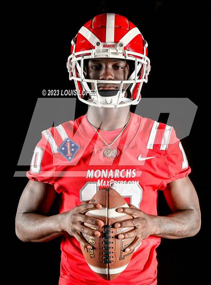 Thumbnail 1 in Mater Dei (Preseason Top 25 Photo Shoot) photogallery.