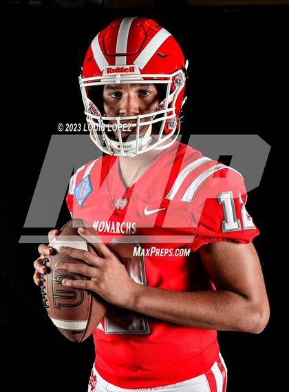 Thumbnail 3 in Mater Dei (Preseason Top 25 Photo Shoot) photogallery.