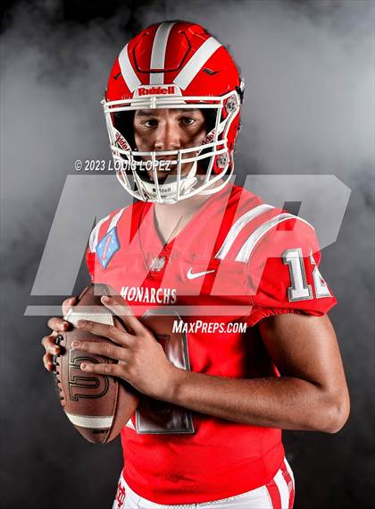 Thumbnail 1 in Mater Dei (Preseason Top 25 Photo Shoot) photogallery.