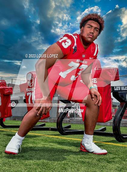 Thumbnail 2 in Mater Dei (Preseason Top 25 Photo Shoot) photogallery.