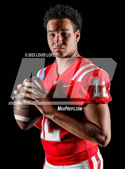 Thumbnail 3 in Mater Dei (Preseason Top 25 Photo Shoot) photogallery.