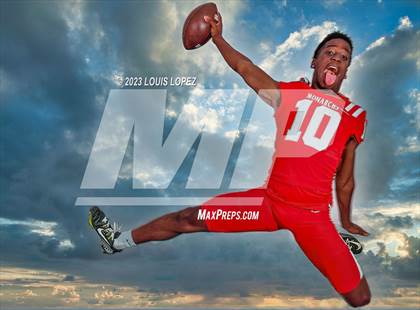 Thumbnail 3 in Mater Dei (Preseason Top 25 Photo Shoot) photogallery.