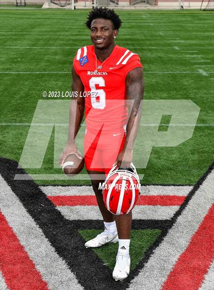 Thumbnail 3 in Mater Dei (Preseason Top 25 Photo Shoot) photogallery.
