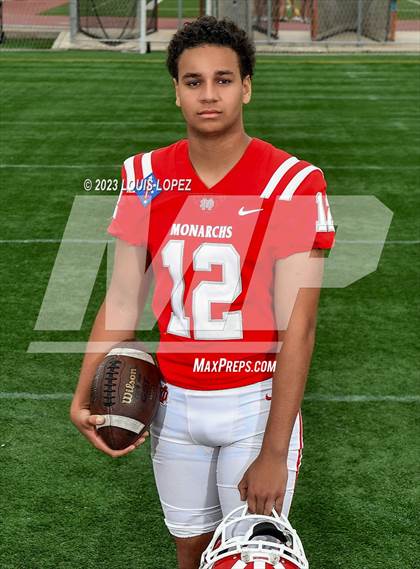 Thumbnail 3 in Mater Dei (Preseason Top 25 Photo Shoot) photogallery.