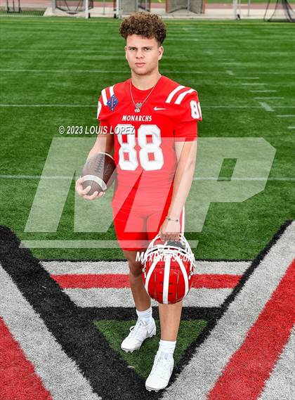 Thumbnail 1 in Mater Dei (Preseason Top 25 Photo Shoot) photogallery.