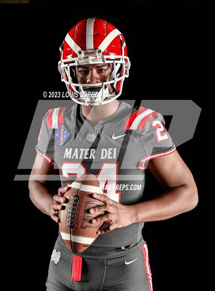 Thumbnail 3 in Mater Dei (Preseason Top 25 Photo Shoot) photogallery.