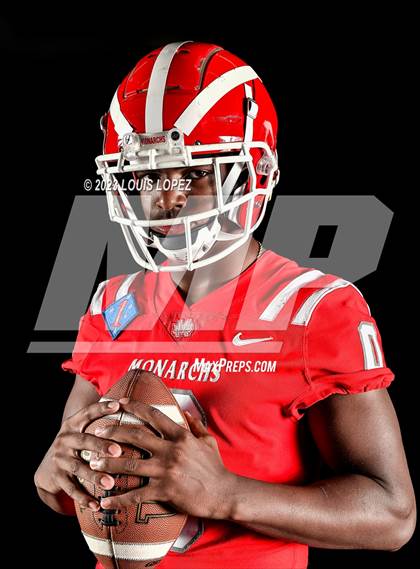 Thumbnail 3 in Mater Dei (Preseason Top 25 Photo Shoot) photogallery.
