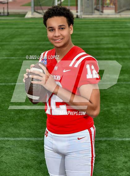 Thumbnail 1 in Mater Dei (Preseason Top 25 Photo Shoot) photogallery.