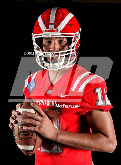 Thumbnail 2 in Mater Dei (Preseason Top 25 Photo Shoot) photogallery.