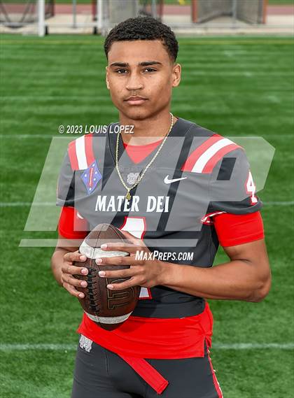 Thumbnail 2 in Mater Dei (Preseason Top 25 Photo Shoot) photogallery.