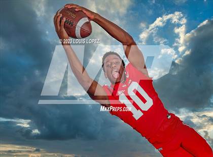 Thumbnail 1 in Mater Dei (Preseason Top 25 Photo Shoot) photogallery.