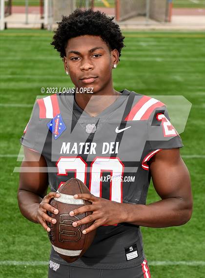 Thumbnail 3 in Mater Dei (Preseason Top 25 Photo Shoot) photogallery.