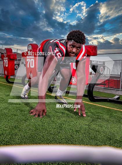 Thumbnail 1 in Mater Dei (Preseason Top 25 Photo Shoot) photogallery.