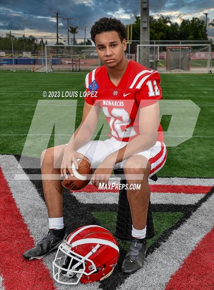 Thumbnail 2 in Mater Dei (Preseason Top 25 Photo Shoot) photogallery.