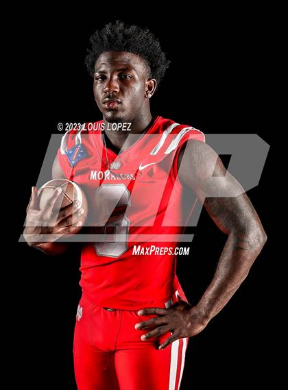 Thumbnail 1 in Mater Dei (Preseason Top 25 Photo Shoot) photogallery.