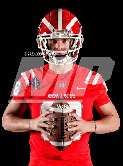 Thumbnail 2 in Mater Dei (Preseason Top 25 Photo Shoot) photogallery.