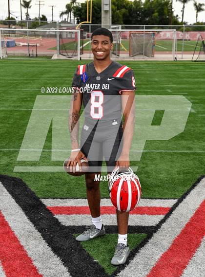 Thumbnail 1 in Mater Dei (Preseason Top 25 Photo Shoot) photogallery.