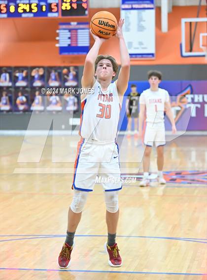 Thumbnail 2 in Thunderbird vs. Salpointe Catholic (AIA 4A Round 1 Playoff) photogallery.