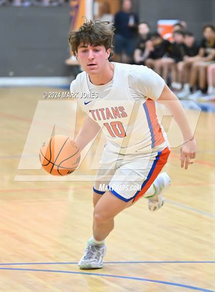 Thumbnail 2 in Thunderbird vs. Salpointe Catholic (AIA 4A Round 1 Playoff) photogallery.
