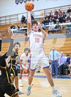 Photo from the gallery "Thunderbird vs. Salpointe Catholic (AIA 4A Round 1 Playoff)"