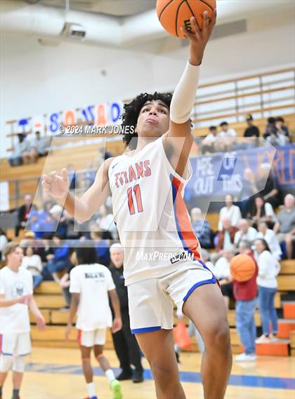 Thumbnail 1 in Thunderbird vs. Salpointe Catholic (AIA 4A Round 1 Playoff) photogallery.