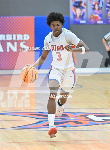 Thumbnail 2 in Thunderbird vs. Salpointe Catholic (AIA 4A Round 1 Playoff) photogallery.