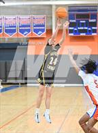 Photo from the gallery "Thunderbird vs. Salpointe Catholic (AIA 4A Round 1 Playoff)"