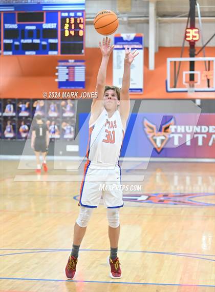 Thumbnail 3 in Thunderbird vs. Salpointe Catholic (AIA 4A Round 1 Playoff) photogallery.