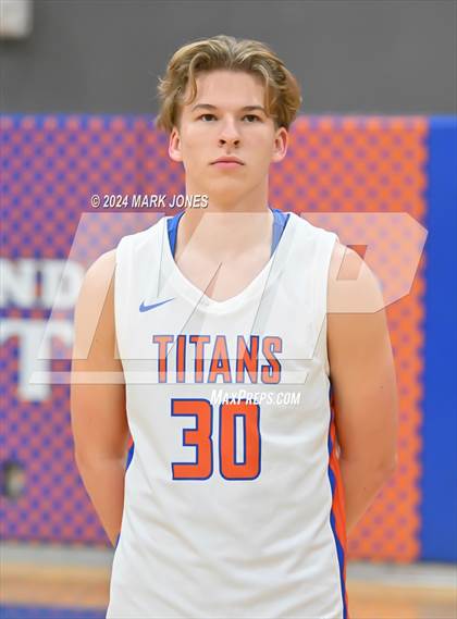 Thumbnail 2 in Thunderbird vs. Salpointe Catholic (AIA 4A Round 1 Playoff) photogallery.