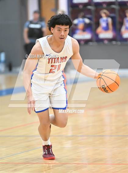 Thumbnail 2 in Thunderbird vs. Salpointe Catholic (AIA 4A Round 1 Playoff) photogallery.