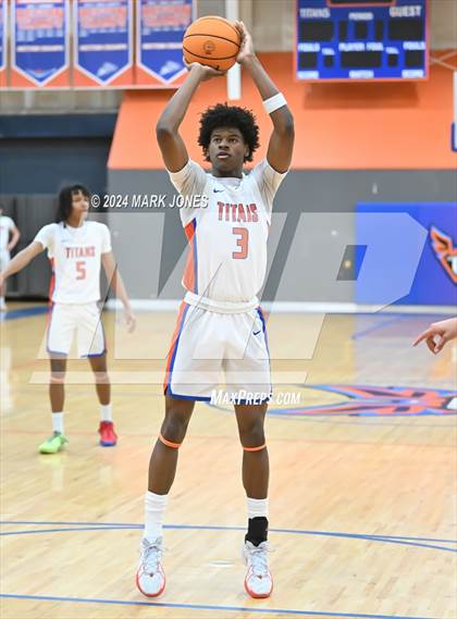 Thumbnail 1 in Thunderbird vs. Salpointe Catholic (AIA 4A Round 1 Playoff) photogallery.