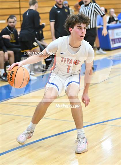 Thumbnail 3 in Thunderbird vs. Salpointe Catholic (AIA 4A Round 1 Playoff) photogallery.