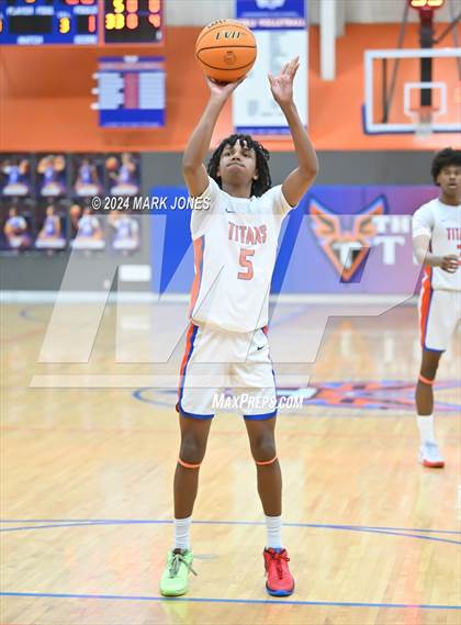 Thumbnail 3 in Thunderbird vs. Salpointe Catholic (AIA 4A Round 1 Playoff) photogallery.