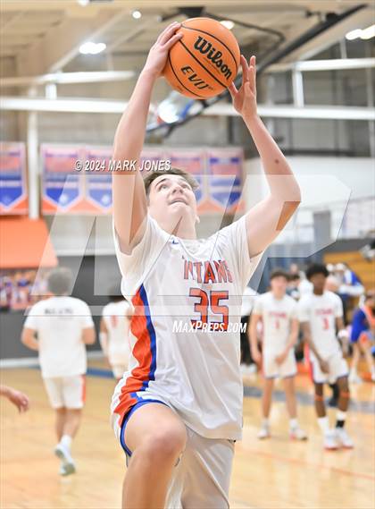 Thumbnail 3 in Thunderbird vs. Salpointe Catholic (AIA 4A Round 1 Playoff) photogallery.