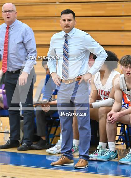 Thumbnail 2 in Thunderbird vs. Salpointe Catholic (AIA 4A Round 1 Playoff) photogallery.