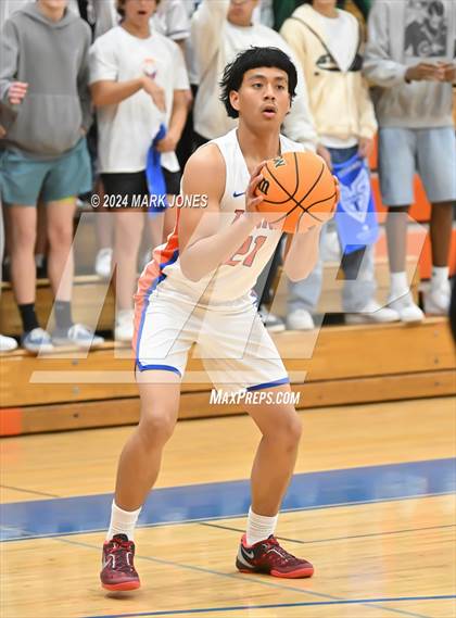 Thumbnail 2 in Thunderbird vs. Salpointe Catholic (AIA 4A Round 1 Playoff) photogallery.
