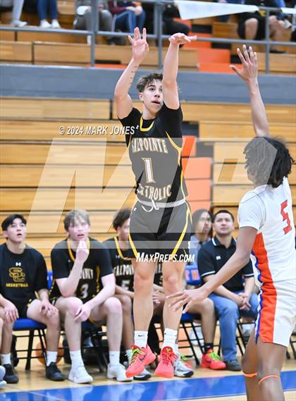 Thumbnail 3 in Thunderbird vs. Salpointe Catholic (AIA 4A Round 1 Playoff) photogallery.