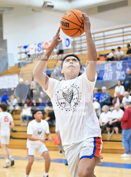 Thumbnail 1 in Thunderbird vs. Salpointe Catholic (AIA 4A Round 1 Playoff) photogallery.