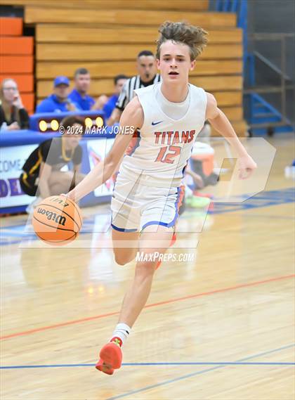 Thumbnail 2 in Thunderbird vs. Salpointe Catholic (AIA 4A Round 1 Playoff) photogallery.