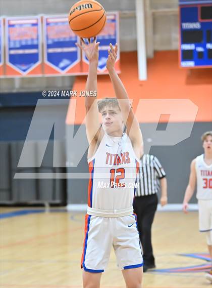 Thumbnail 3 in Thunderbird vs. Salpointe Catholic (AIA 4A Round 1 Playoff) photogallery.