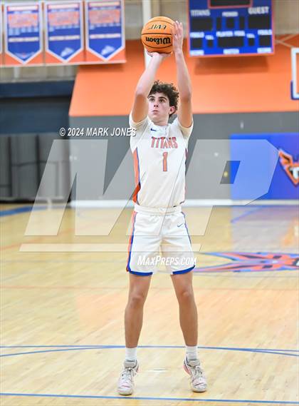 Thumbnail 2 in Thunderbird vs. Salpointe Catholic (AIA 4A Round 1 Playoff) photogallery.