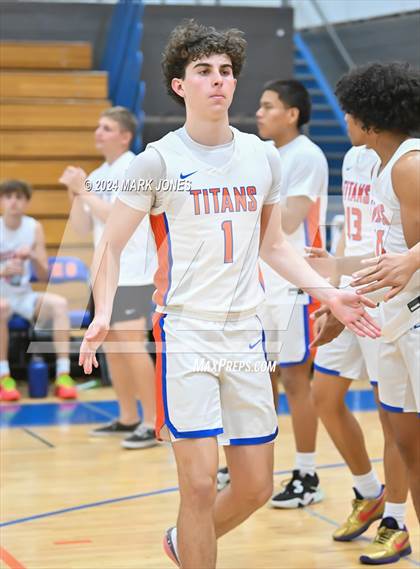 Thumbnail 2 in Thunderbird vs. Salpointe Catholic (AIA 4A Round 1 Playoff) photogallery.