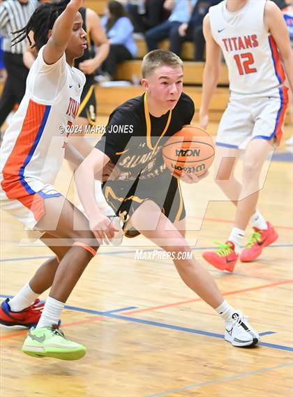 Thumbnail 2 in Thunderbird vs. Salpointe Catholic (AIA 4A Round 1 Playoff) photogallery.