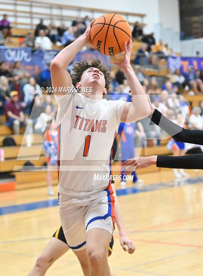 Thumbnail 1 in Thunderbird vs. Salpointe Catholic (AIA 4A Round 1 Playoff) photogallery.